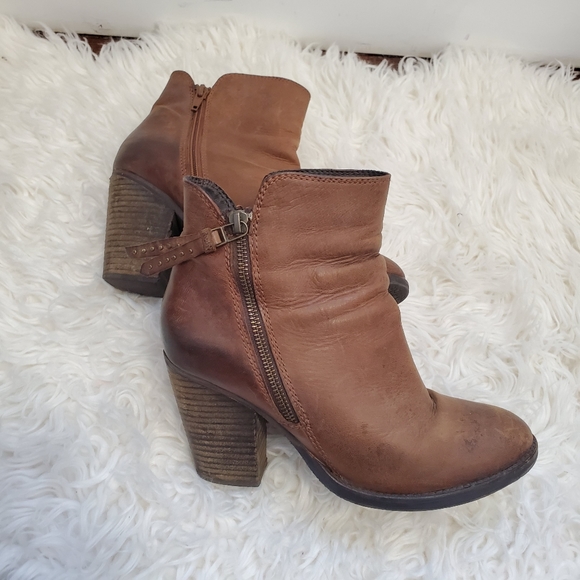 Steve Madden Cognac heeled booties - Picture 1 of 2